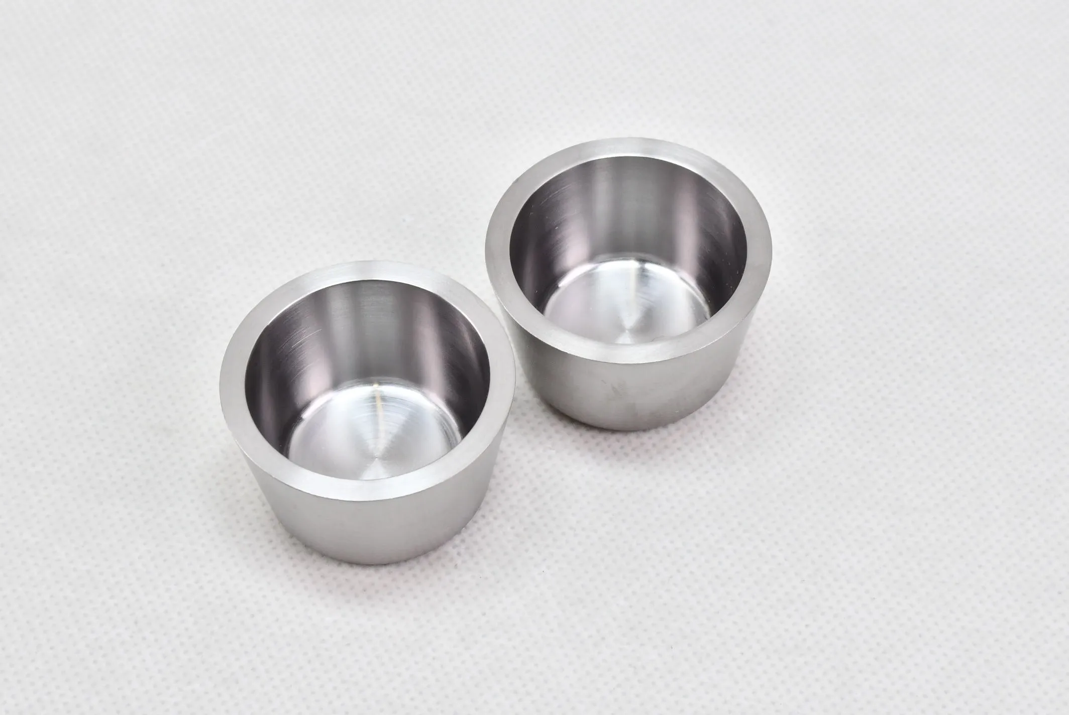 Tungsten alloy crucible
